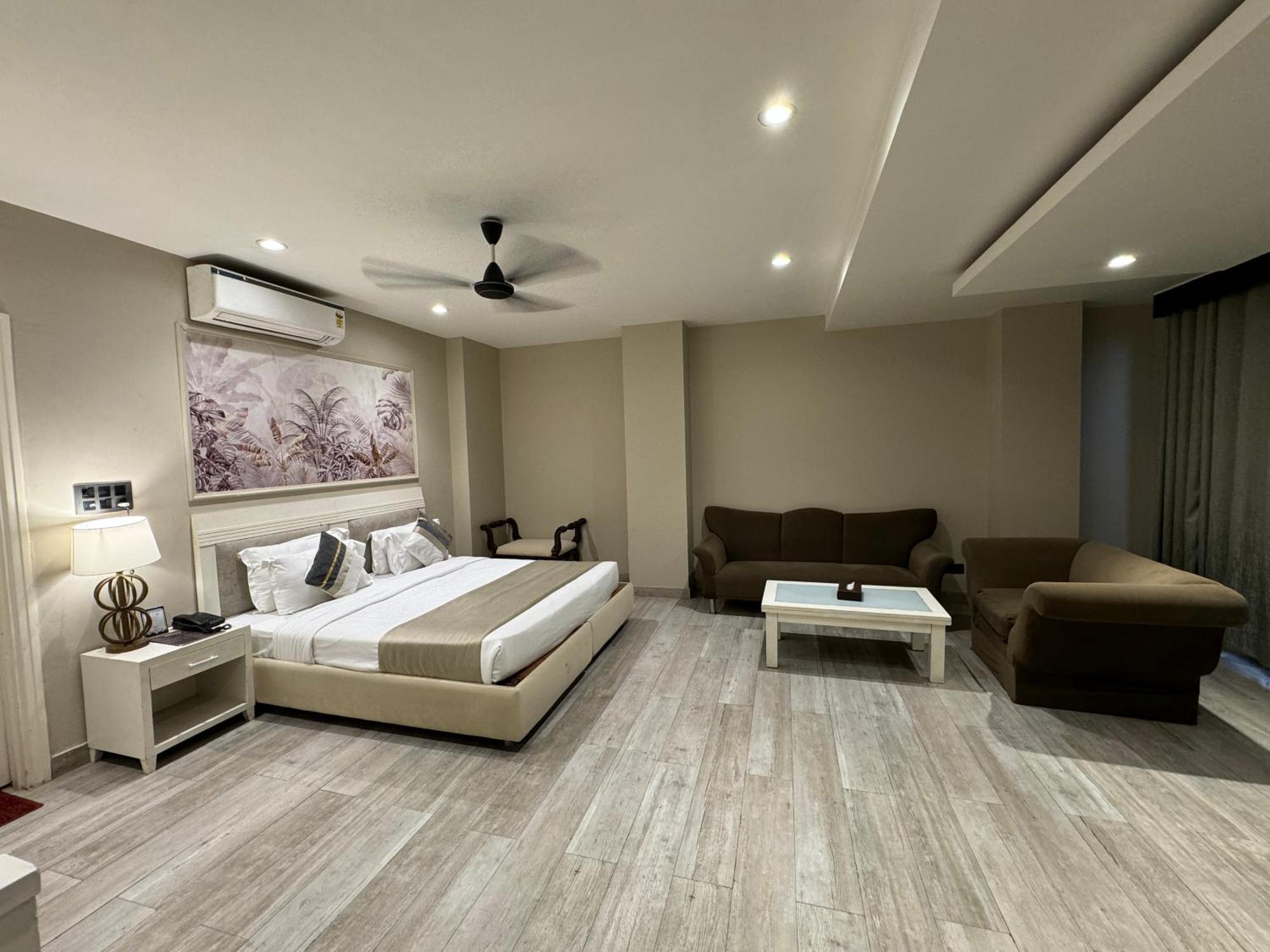 Skon Boutique By Orion Hotels Nueva Delhi Exterior foto